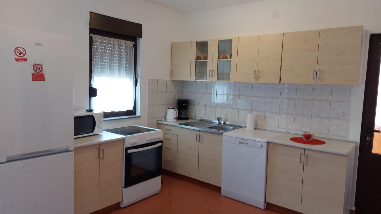 Апартаменты Apartman Porat Пула Экстерьер фото