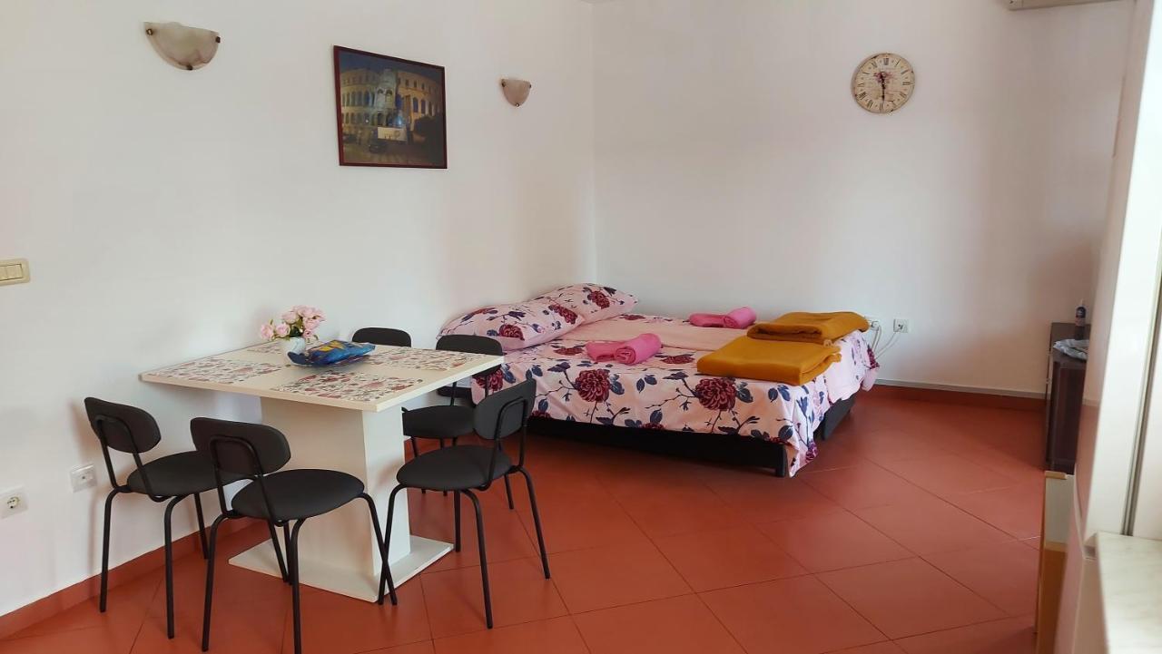 Апартаменты Apartman Porat Пула Экстерьер фото